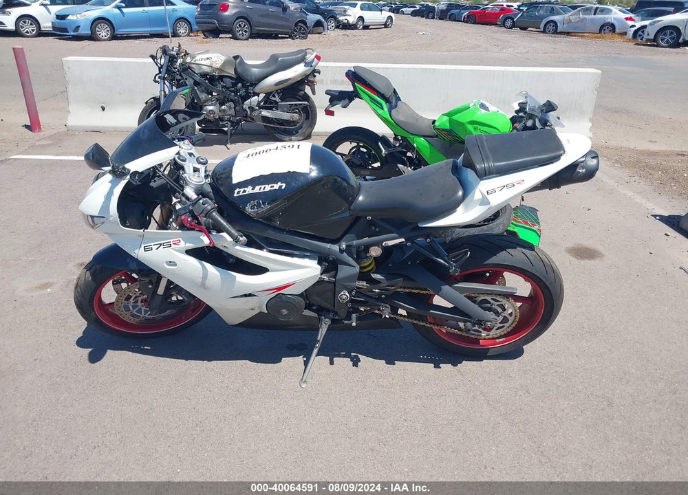 2009 TRIUMPH MOTORCYCLE DAYTONA 675 VIN: SMTD00NS99J397728