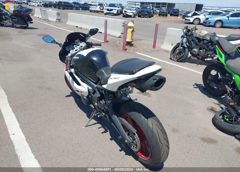 2009 TRIUMPH MOTORCYCLE DAYTONA 675 VIN: SMTD00NS99J397728