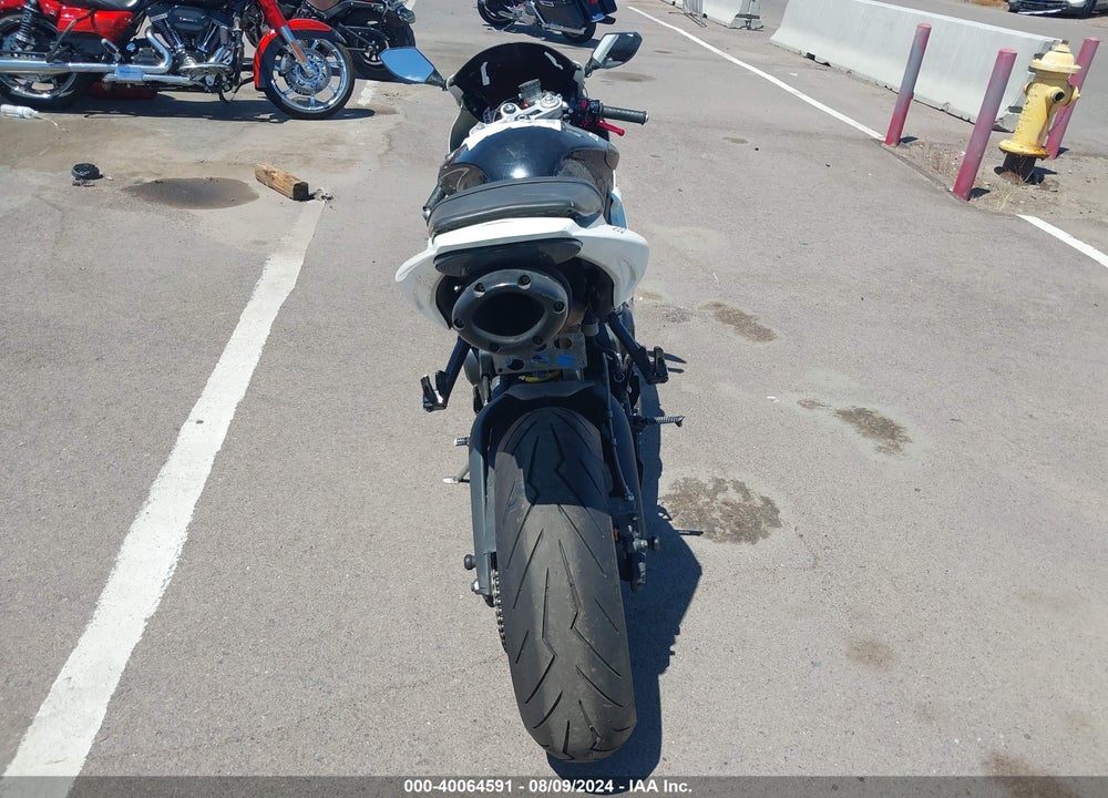 2009 TRIUMPH MOTORCYCLE DAYTONA 675 VIN: SMTD00NS99J397728