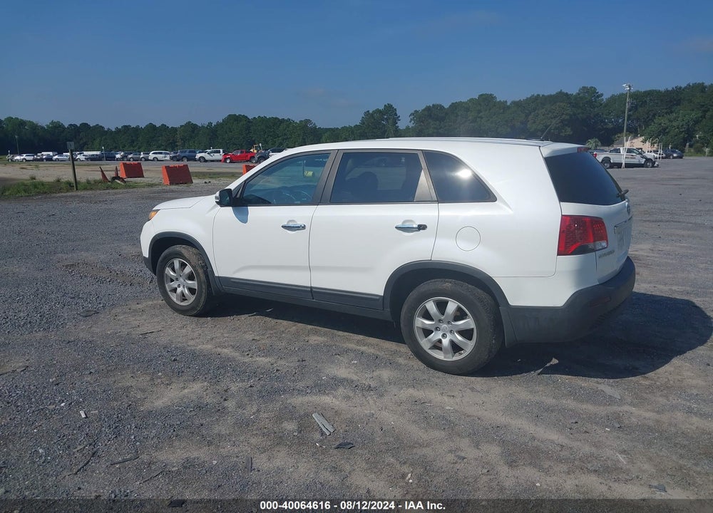 2011 KIA SORENTO LX VIN: 5XYKT3A12BG137883