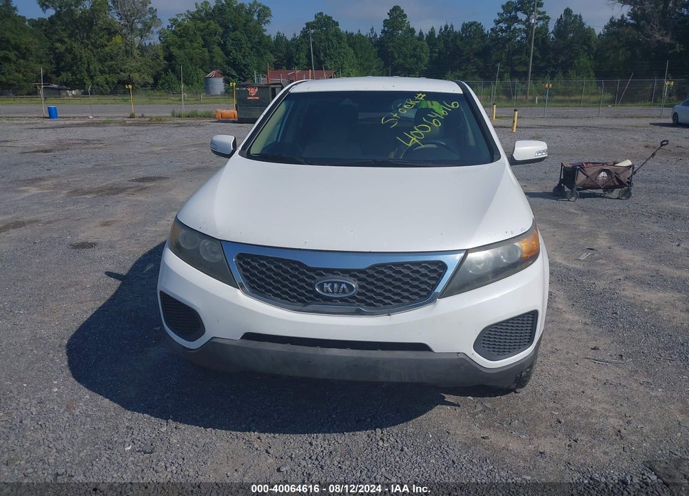 2011 KIA SORENTO LX VIN: 5XYKT3A12BG137883