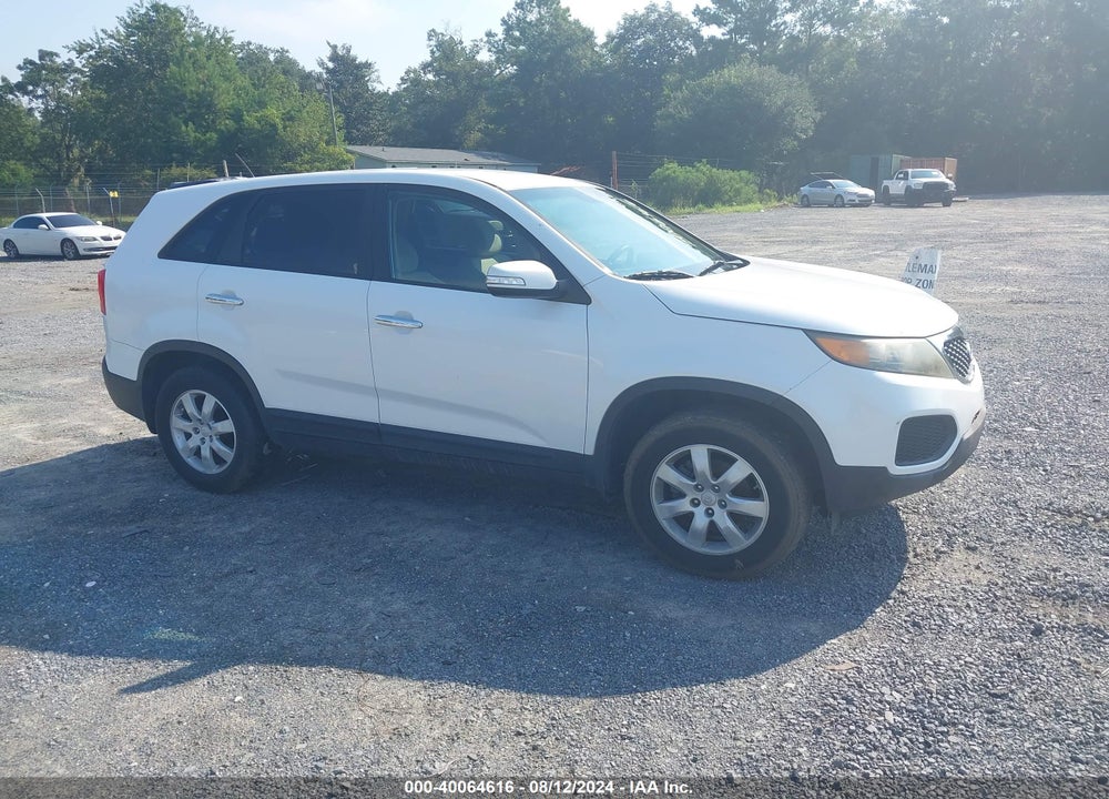 2011 KIA SORENTO LX VIN: 5XYKT3A12BG137883