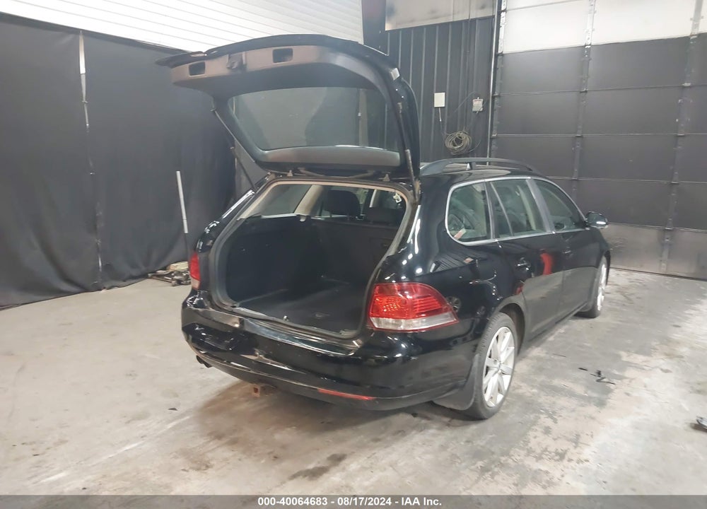 2014 VOLKSWAGEN JETTA SPORTWAGEN 2.0L TDI VIN: 3VWML7AJ5EM623687