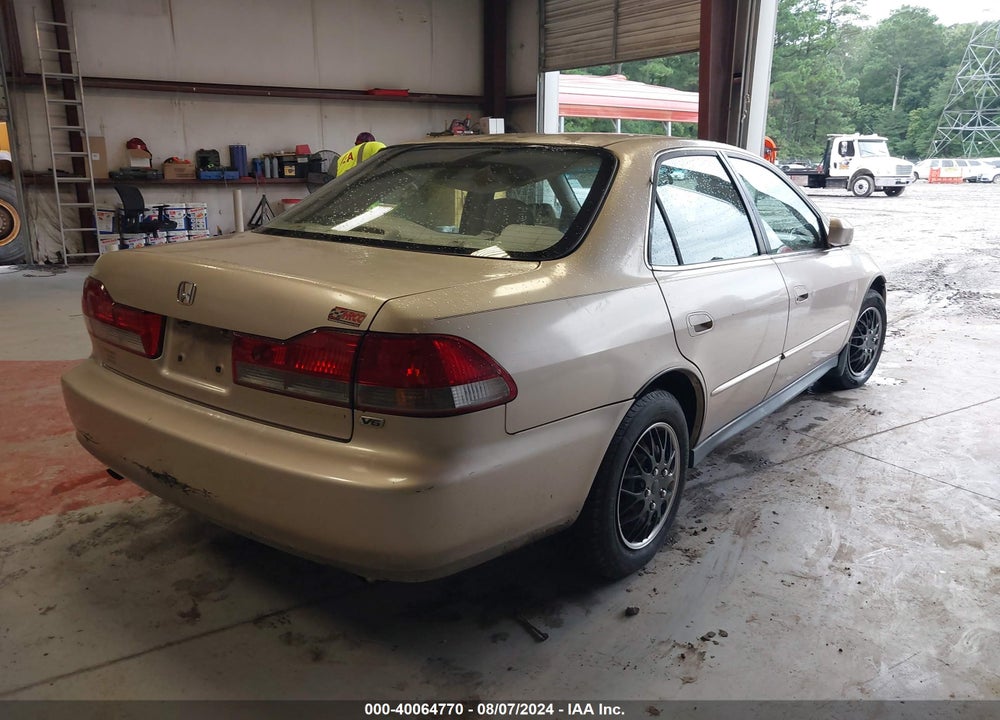 2001 HONDA ACCORD 3.0 LX VIN: 1HGCG164X1A052418