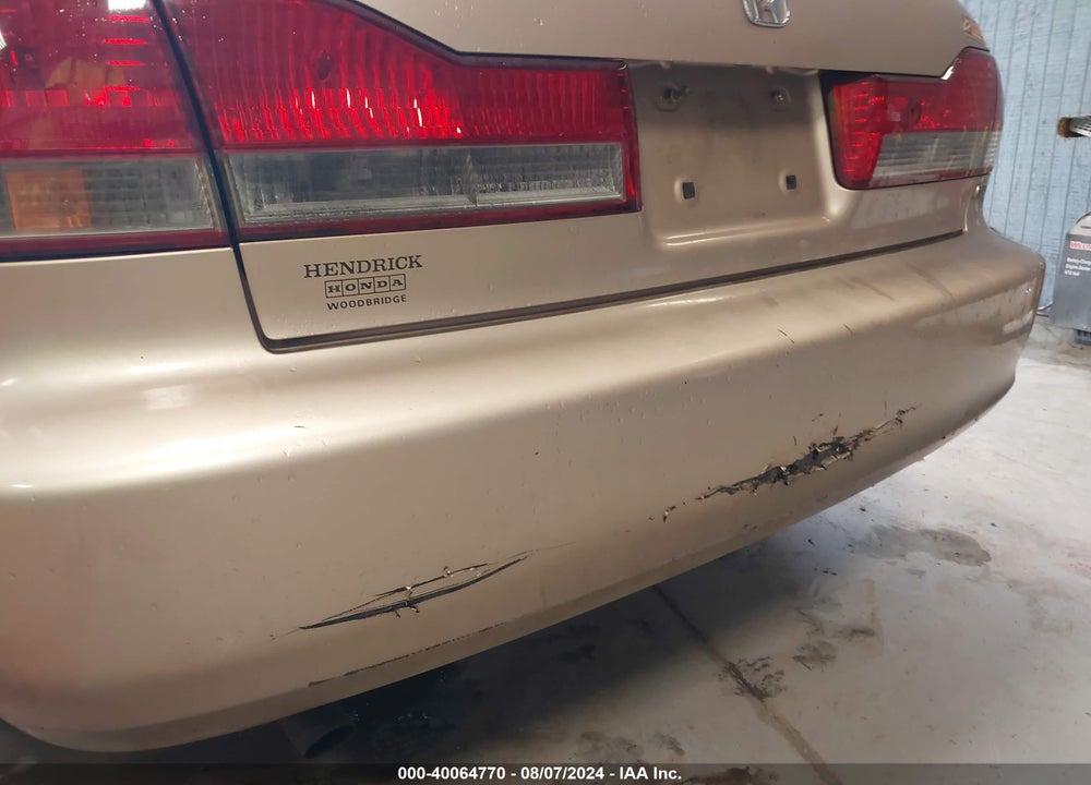 2001 HONDA ACCORD 3.0 LX VIN: 1HGCG164X1A052418