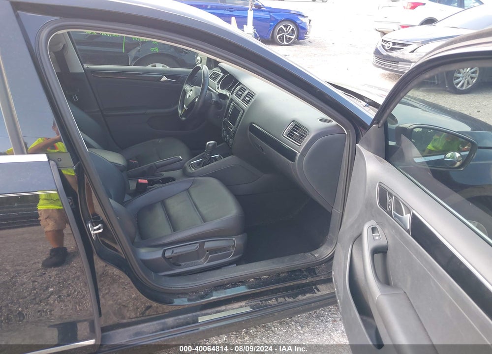 2017 VOLKSWAGEN JETTA 1.8T SEL VIN: 3VWL17AJ1HM243218