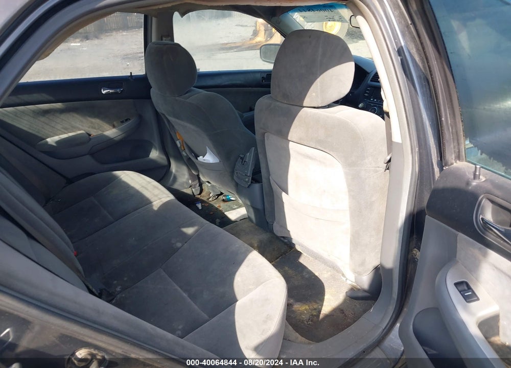 2005 HONDA ACCORD 2.4 EX VIN: 1HGCM56735A110210