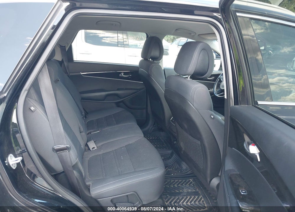 2016 KIA SORENTO 2.4L LX VIN: 5XYPGDA3XGG021730