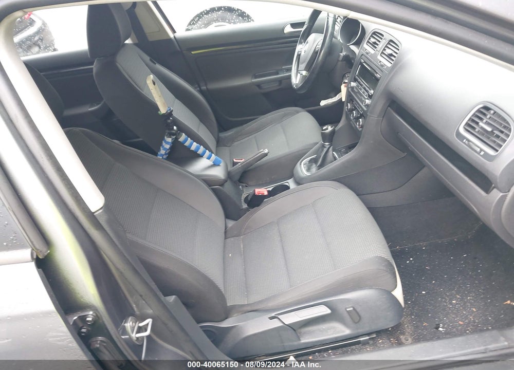 2014 VOLKSWAGEN JETTA SPORTWAGEN 2.5L S VIN: 3VWKP7AJ3EM601828