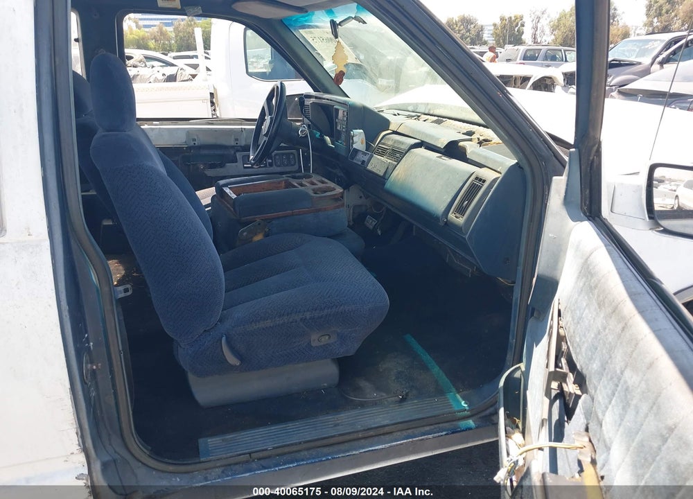 1991 CHEVROLET GMT-400 C1500 VIN: 2GCEC19K4M1218170