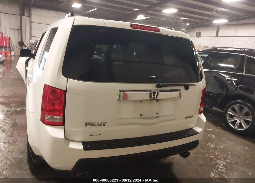 2011 HONDA PILOT VIN: 5FNYF4H59BB018008