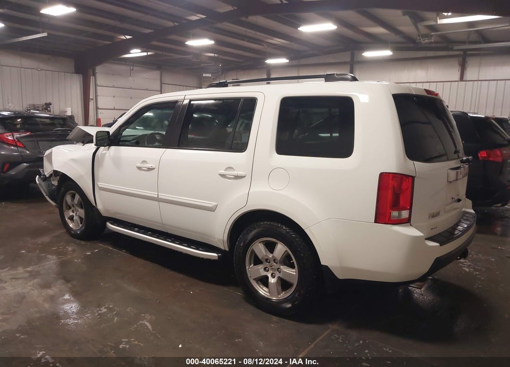 2011 HONDA PILOT VIN: 5FNYF4H59BB018008