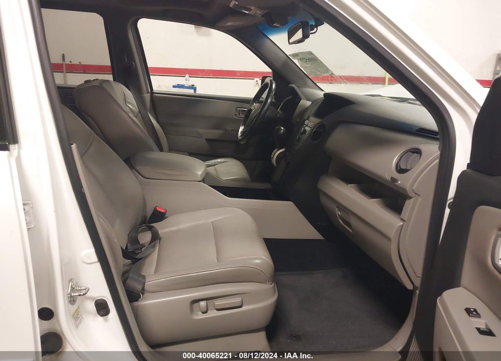 2011 HONDA PILOT VIN: 5FNYF4H59BB018008
