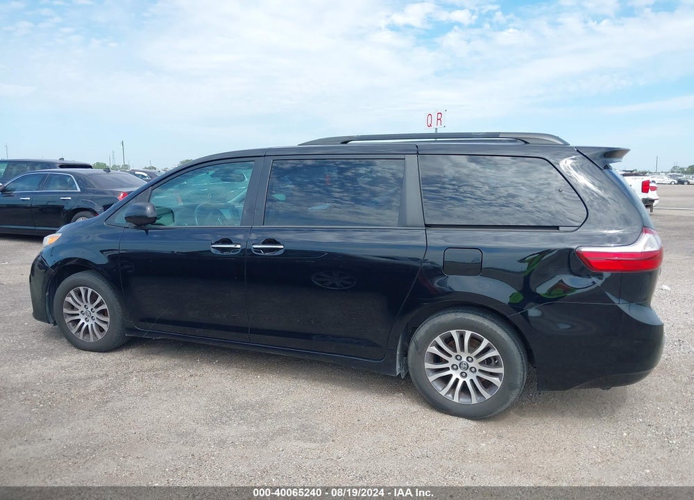 2018 TOYOTA SIENNA XLE 8 PASSENGER VIN: 5TDYZ3DC6JS912855