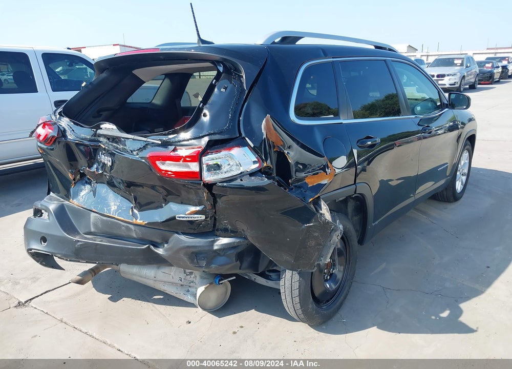 2018 JEEP CHEROKEE LATITUDE FWD VIN: 1C4PJLCB4JD566876