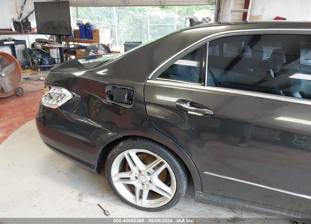 2011 MERCEDES-BENZ E 350 VIN: WDDHF5GBXBA418171