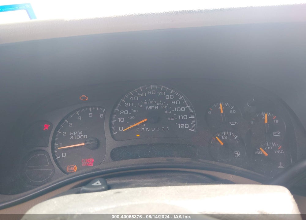 2005 GMC YUKON SLE VIN: 1GKEC13V45J193950
