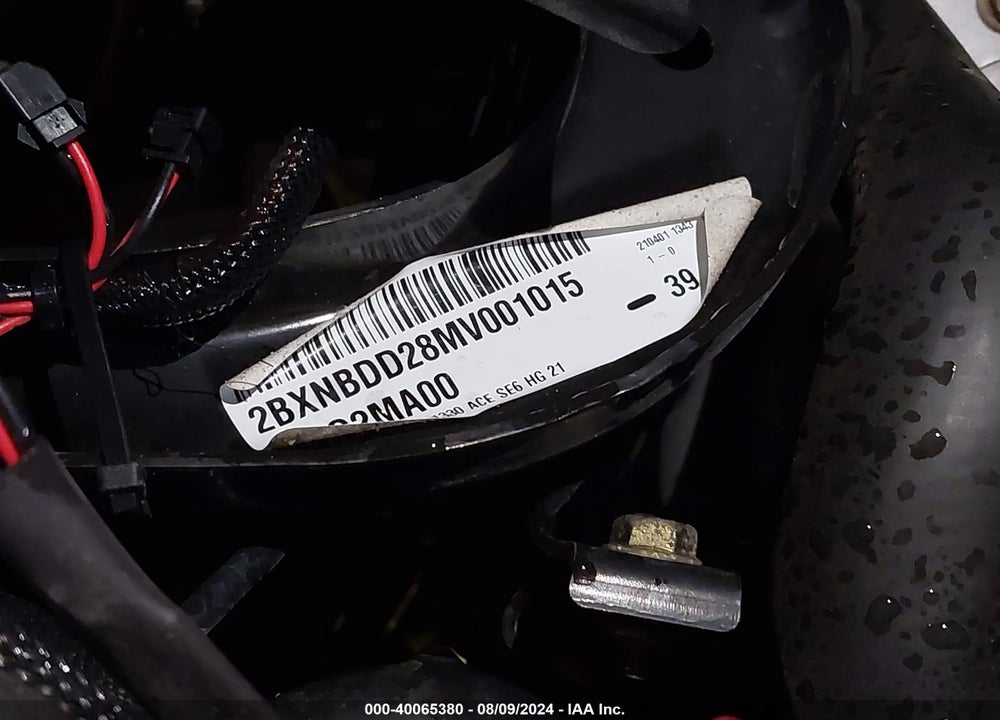2021 CAN-AM SPYDER ROADSTER RT/RT LIMITED VIN: 2BXNBDD28MV001015