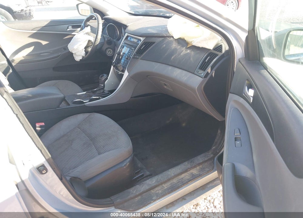2011 HYUNDAI SONATA VIN: 5NPEB4AC4BH047327