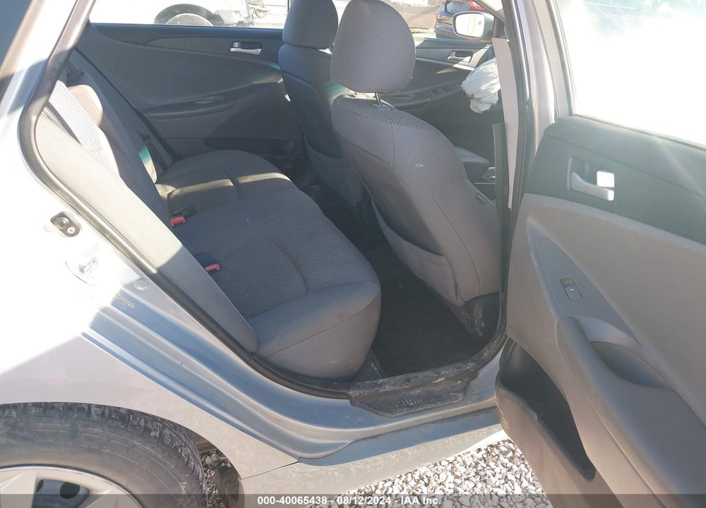 2011 HYUNDAI SONATA VIN: 5NPEB4AC4BH047327