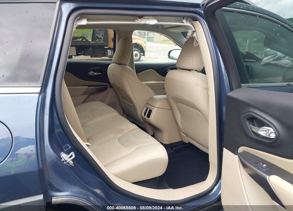 2019 JEEP CHEROKEE LATITUDE VIN: 1C4PJMCB6KD472327