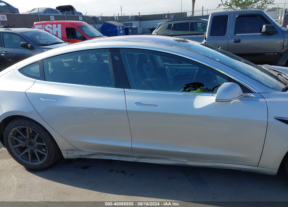 2018 TESLA MODEL 3 LONG RANGE/MID RANGE VIN: 5YJ3E1EA6JF077366