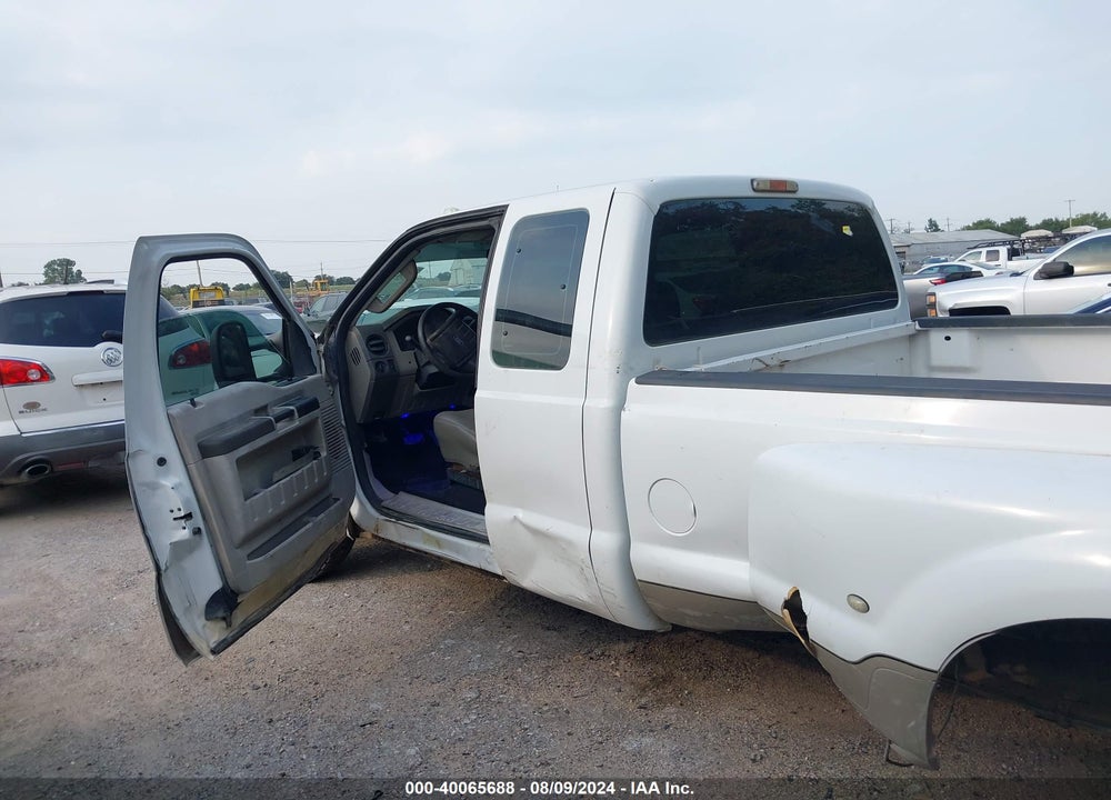 2009 FORD F-350 LARIAT/XL/XLT VIN: 1FTWX32R99EA75279