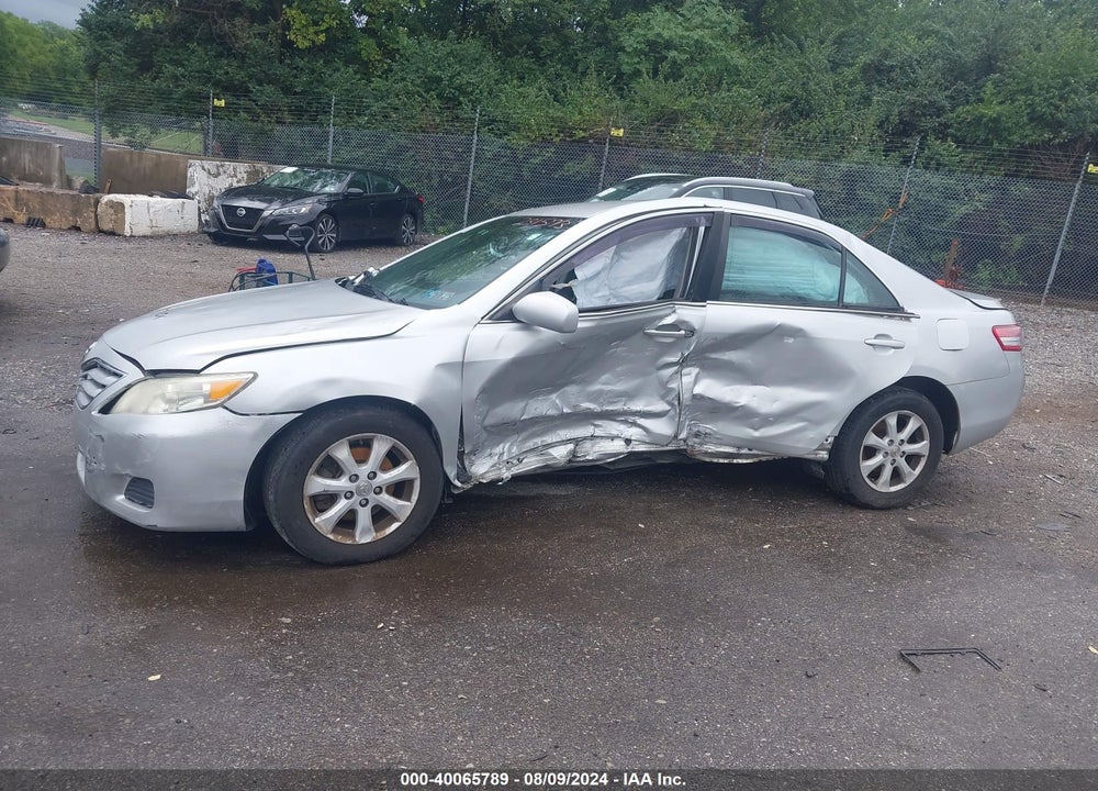 2011 TOYOTA CAMRY LE VIN: 4T1BF3EK2BU231573