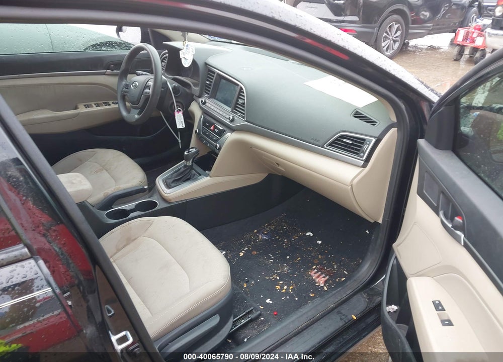 2017 HYUNDAI ELANTRA SE VIN: 5NPD84LF8HH076386