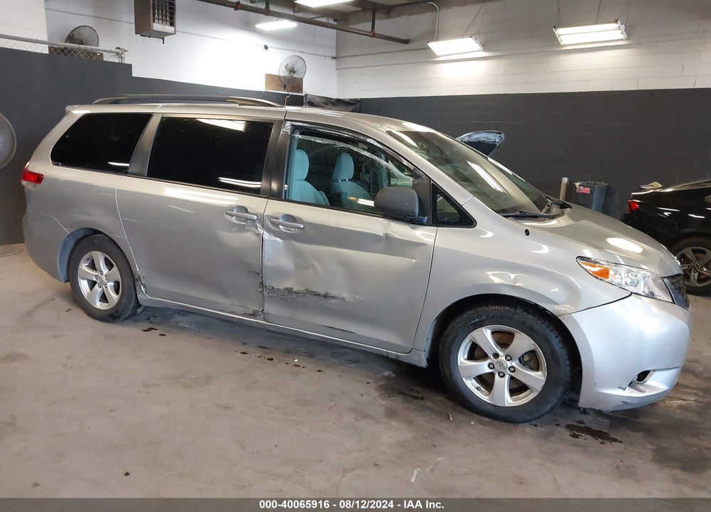 2013 TOYOTA SIENNA LE V6 8 PASSENGER VIN: 5TDKK3DC5DS399354