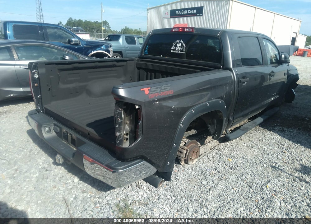 2018 TOYOTA TUNDRA SR5 5.7L V8 VIN: 5TFDY5F14JX696474