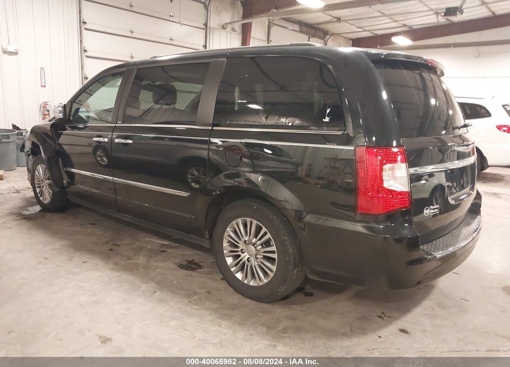 2013 CHRYSLER TOWN & COUNTRY VIN: 2C4RC1CG5DR758148