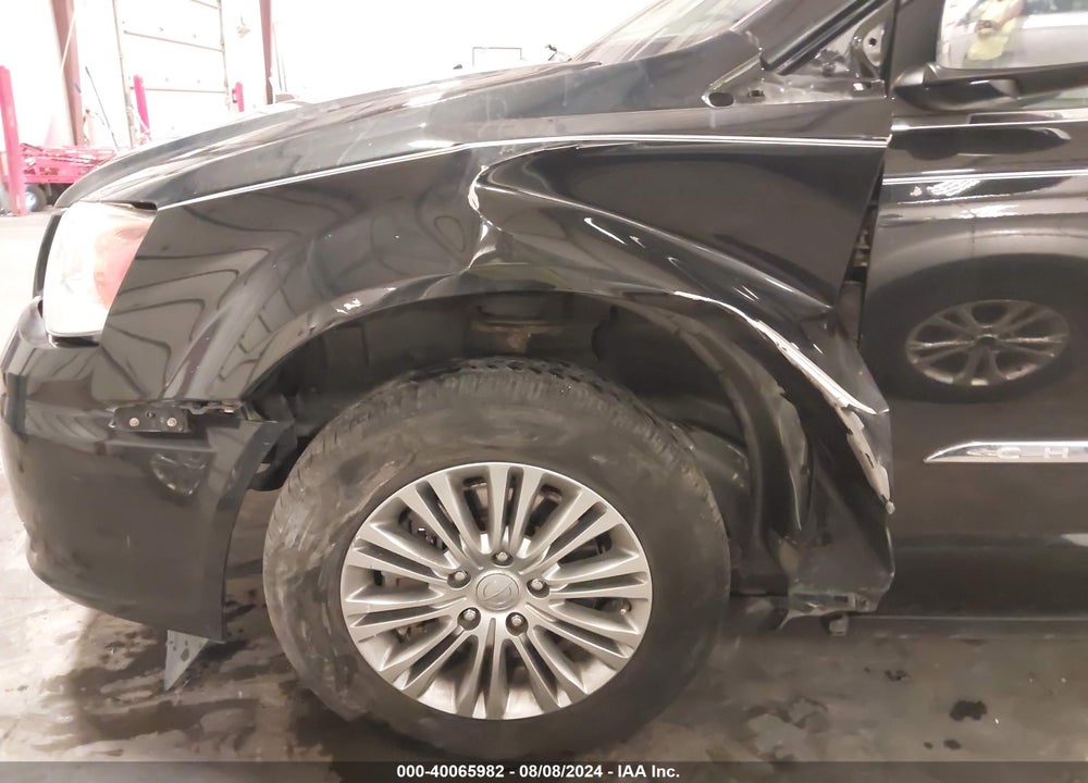 2013 CHRYSLER TOWN & COUNTRY VIN: 2C4RC1CG5DR758148