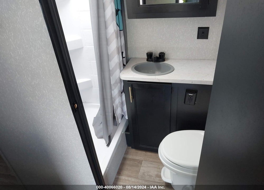 2022 CHEROKEE GREY WOLF 20 RDSE VIN: 5ZT2CKJB9NF001484