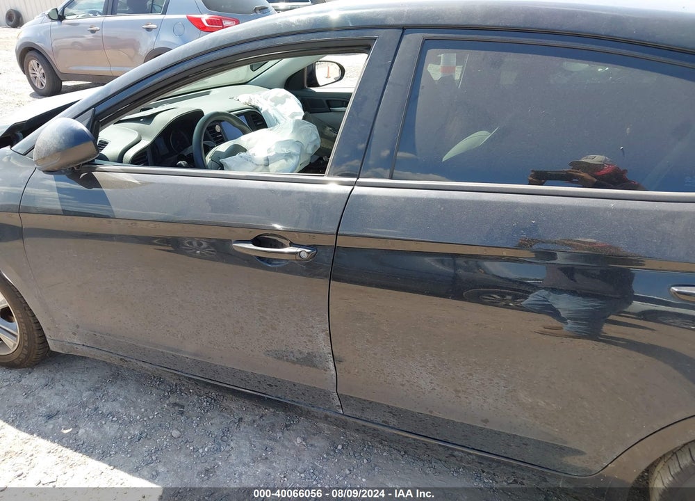 2020 HYUNDAI ELANTRA VIN: 5NPD84LF0LH567706