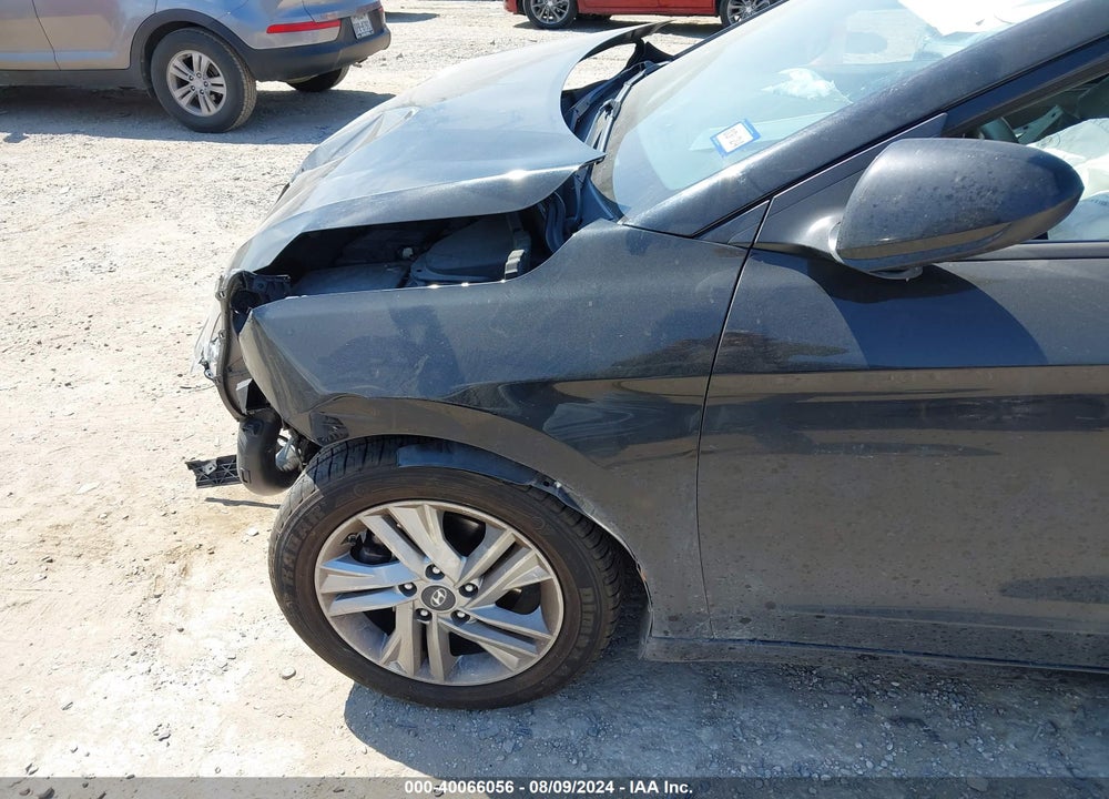 2020 HYUNDAI ELANTRA VIN: 5NPD84LF0LH567706