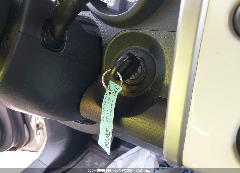 2008 TOYOTA FJ CRUISER VIN: JTEBU11F38K029719