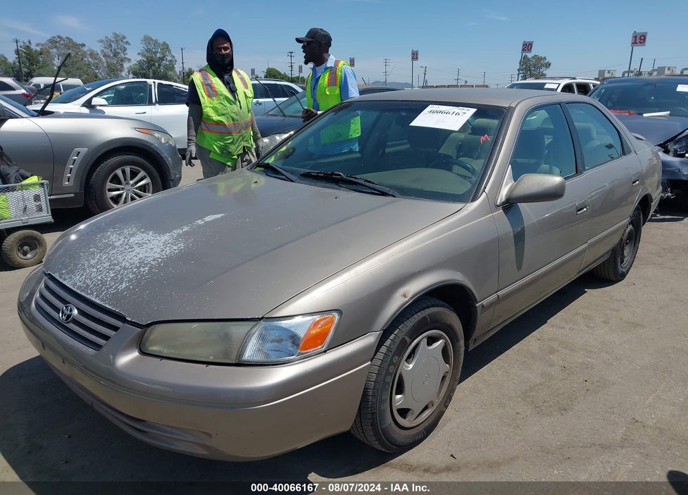 1999 TOYOTA CAMRY CE VIN: 4T1BG22K2XU500268