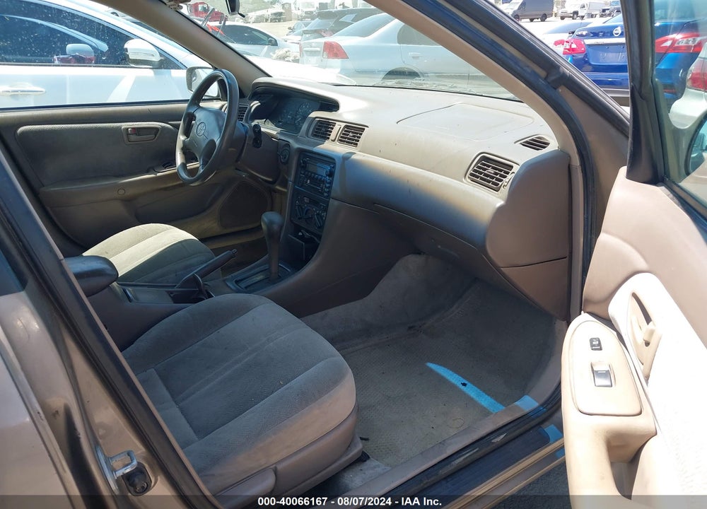 1999 TOYOTA CAMRY CE VIN: 4T1BG22K2XU500268