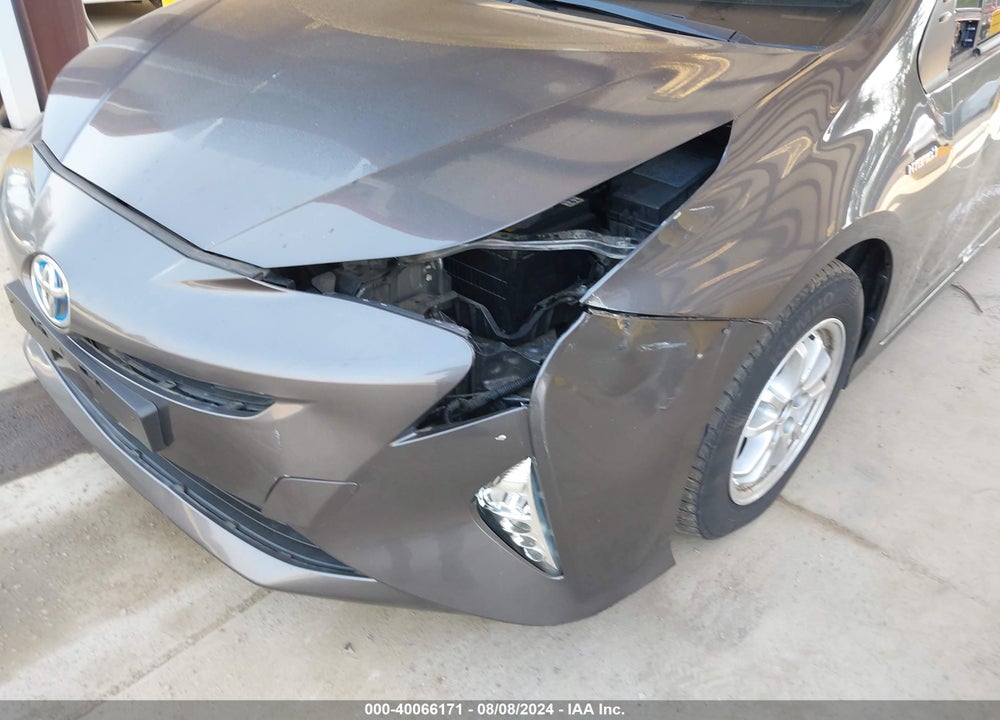 2018 TOYOTA PRIUS VIN: JTDKBRFU4J3590124