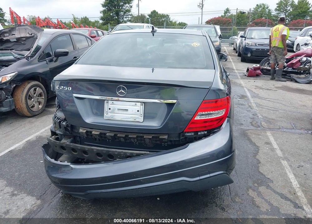 2014 MERCEDES-BENZ C 250 LUXURY/SPORT VIN: WDDGF4HB7EA954035