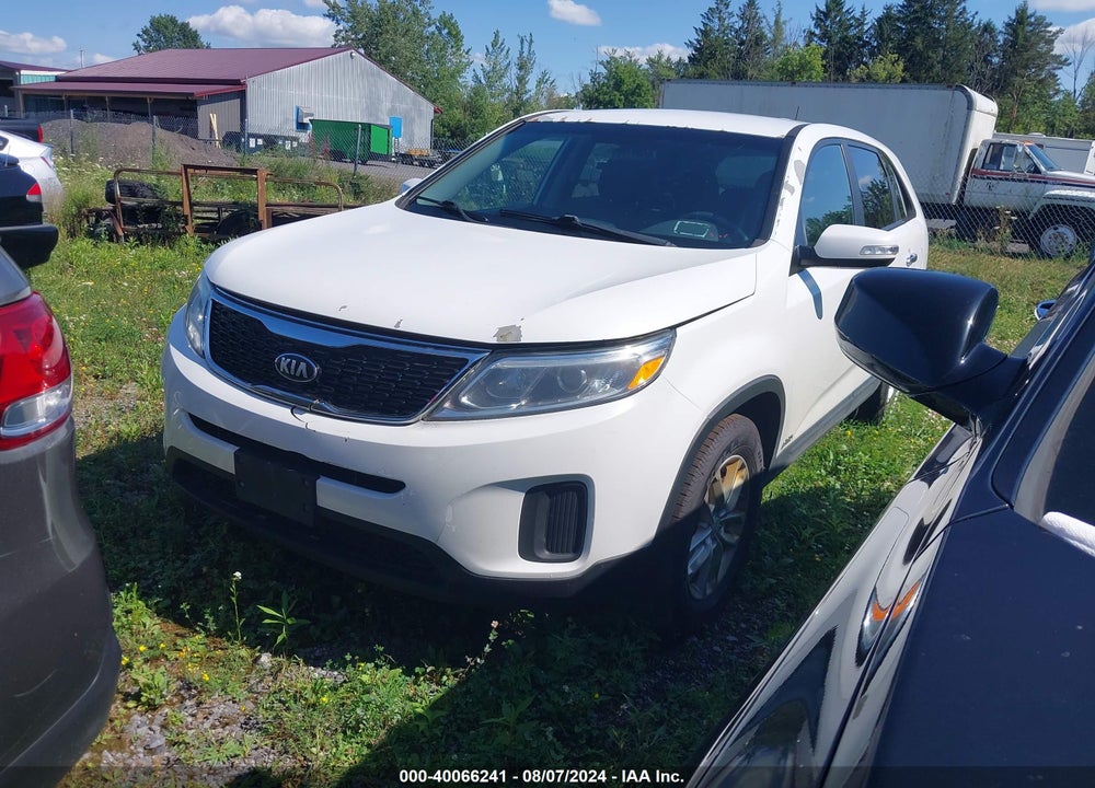 2015 KIA SORENTO VIN: 5XYKTCA61FG643139