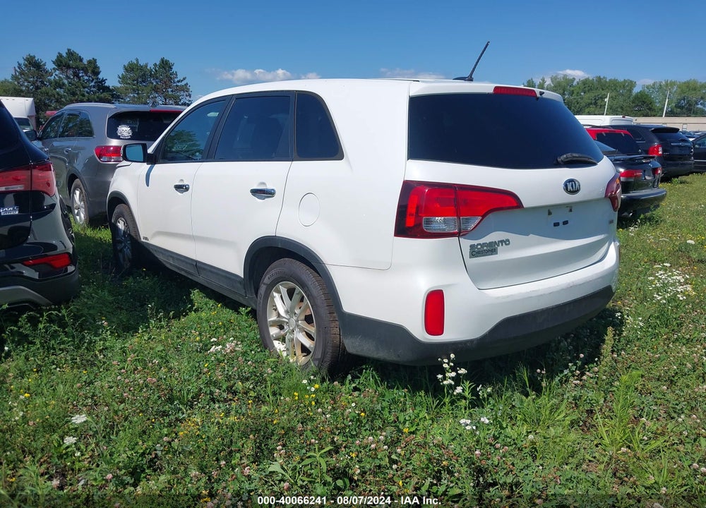 2015 KIA SORENTO VIN: 5XYKTCA61FG643139