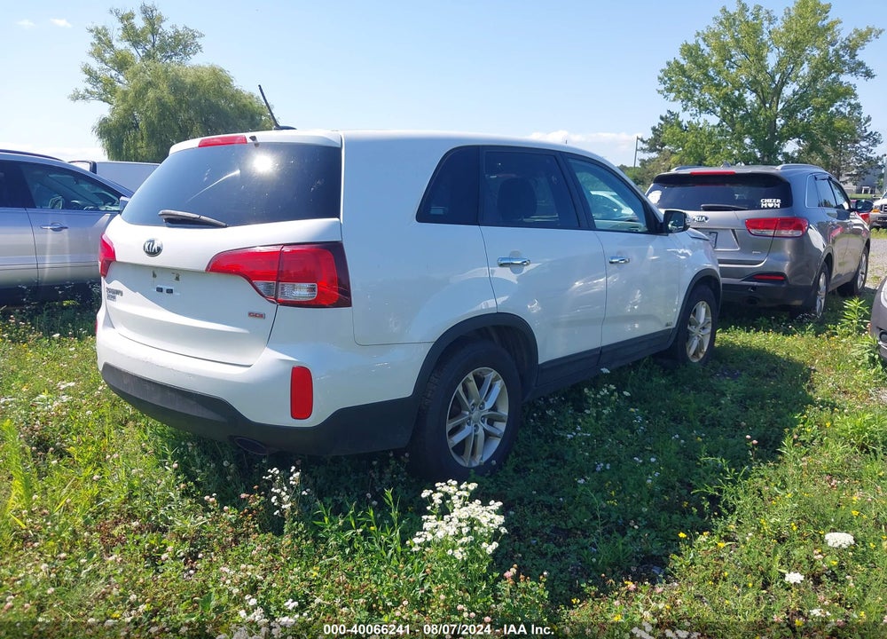 2015 KIA SORENTO VIN: 5XYKTCA61FG643139