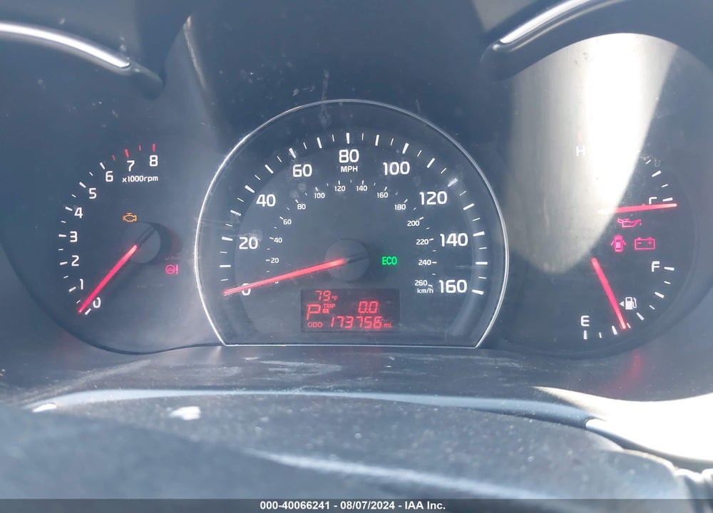 2015 KIA SORENTO VIN: 5XYKTCA61FG643139