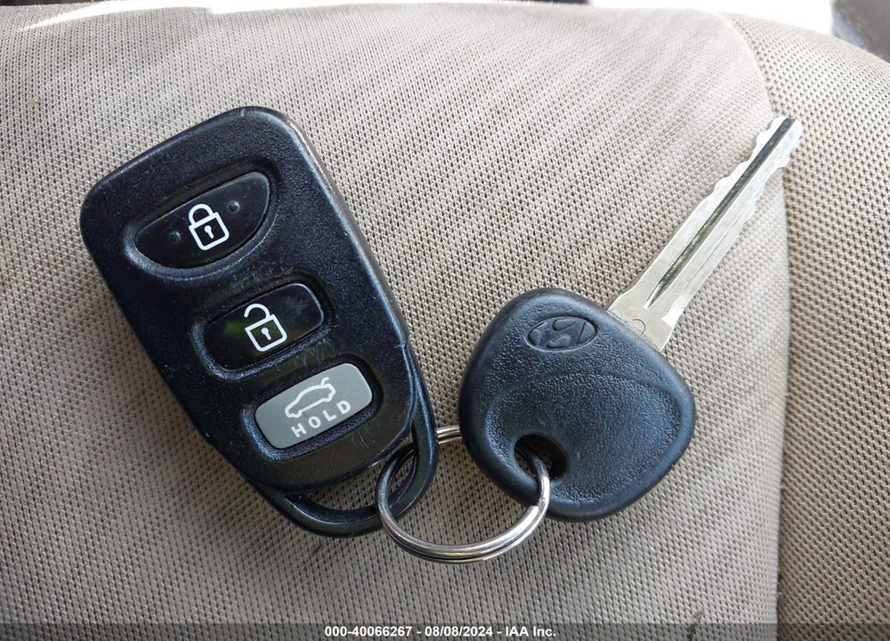 2013 HYUNDAI ELANTRA GLS VIN: KMHDH4AE4DU970407