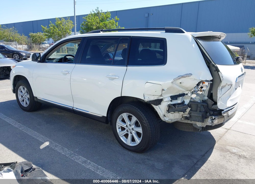 2013 TOYOTA HIGHLANDER BASE PLUS VIN: 5TDZA3EH2DS036022