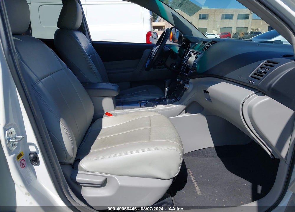 2013 TOYOTA HIGHLANDER BASE PLUS VIN: 5TDZA3EH2DS036022
