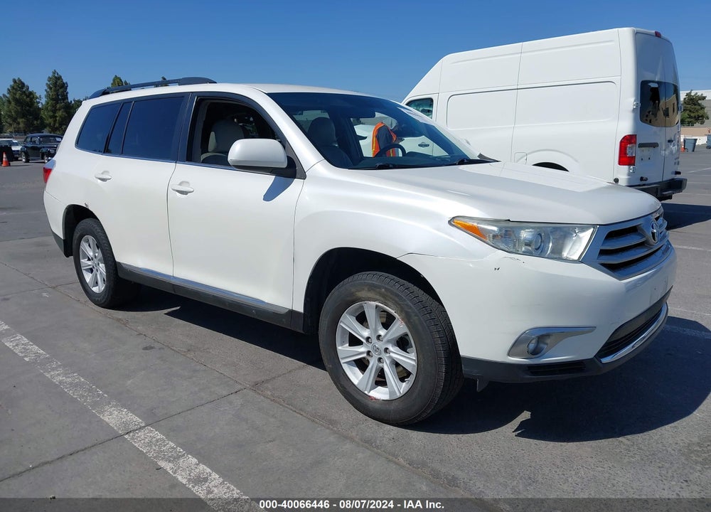 2013 TOYOTA HIGHLANDER BASE PLUS VIN: 5TDZA3EH2DS036022