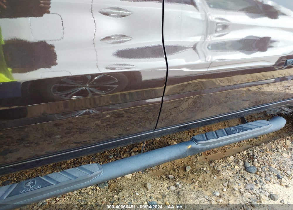 2019 RAM 1500 VIN: 1C6RREGT9KN613497